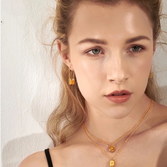 🍋2/$30 New Gold Padlock Earrings - Picture 3 of 3